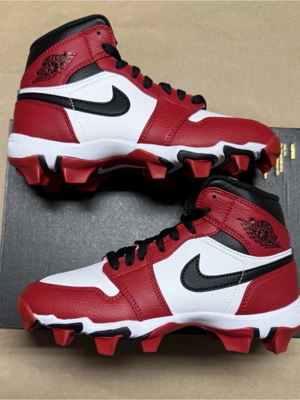 Nike Air Jordan 1 Mid Retro Youth Cleat size 4.5y Rare Chicago NEW!